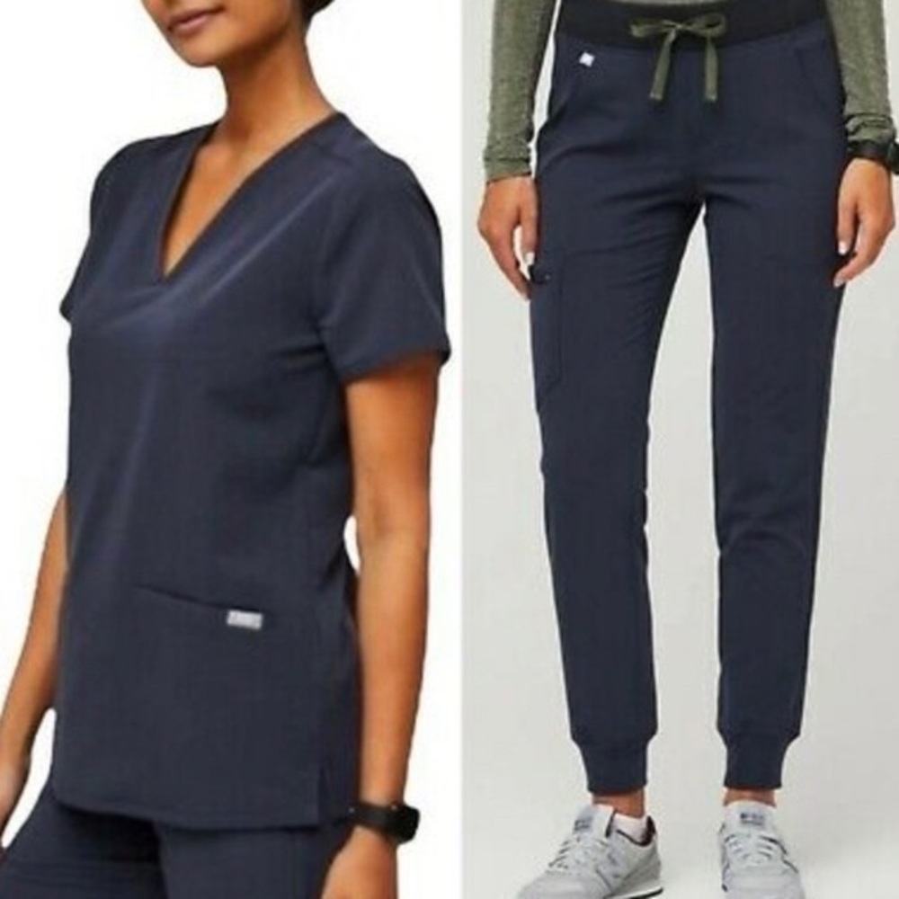 FIGS Scrubs Set. Quiet Navy. Top XL/bottom L.